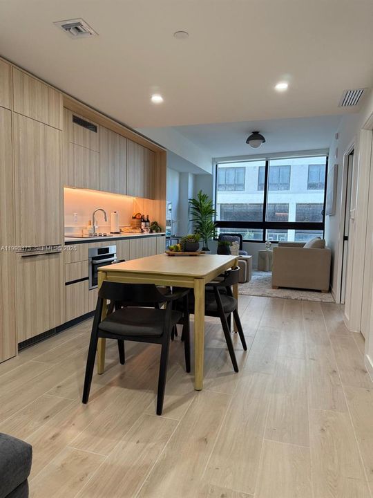 待售: $629,000 (1 贝兹, 1 浴室, 0 平方英尺)