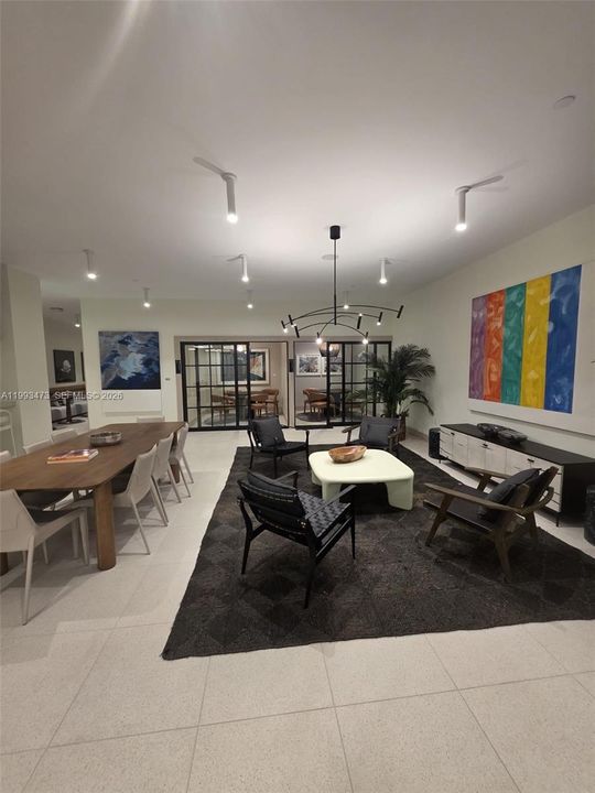 待售: $629,000 (1 贝兹, 1 浴室, 0 平方英尺)