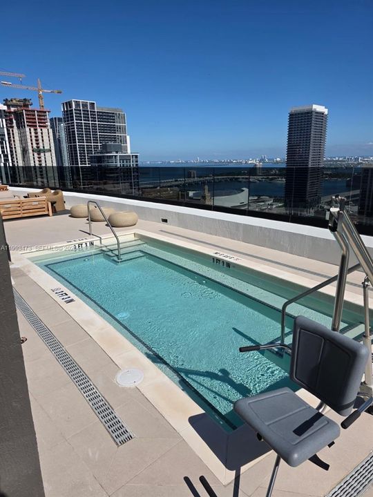 待售: $629,000 (1 贝兹, 1 浴室, 0 平方英尺)