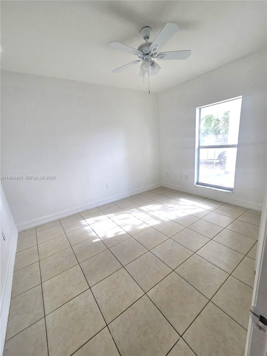 For Rent: $2,900 (3 beds, 2 baths, 1400 Square Feet)