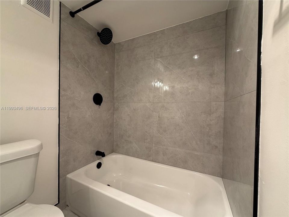 For Sale: $265,000 (2 beds, 2 baths, 1130 Square Feet)