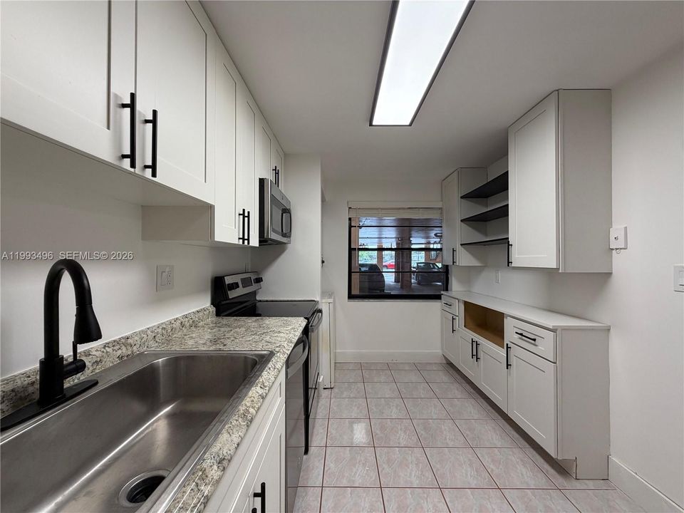 For Sale: $265,000 (2 beds, 2 baths, 1130 Square Feet)