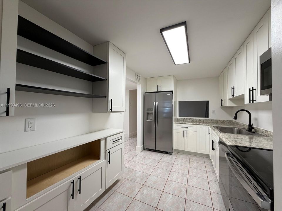 For Sale: $265,000 (2 beds, 2 baths, 1130 Square Feet)