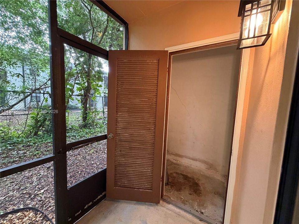 For Sale: $265,000 (2 beds, 2 baths, 1130 Square Feet)