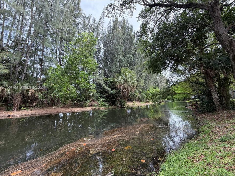 For Sale: $265,000 (2 beds, 2 baths, 1130 Square Feet)