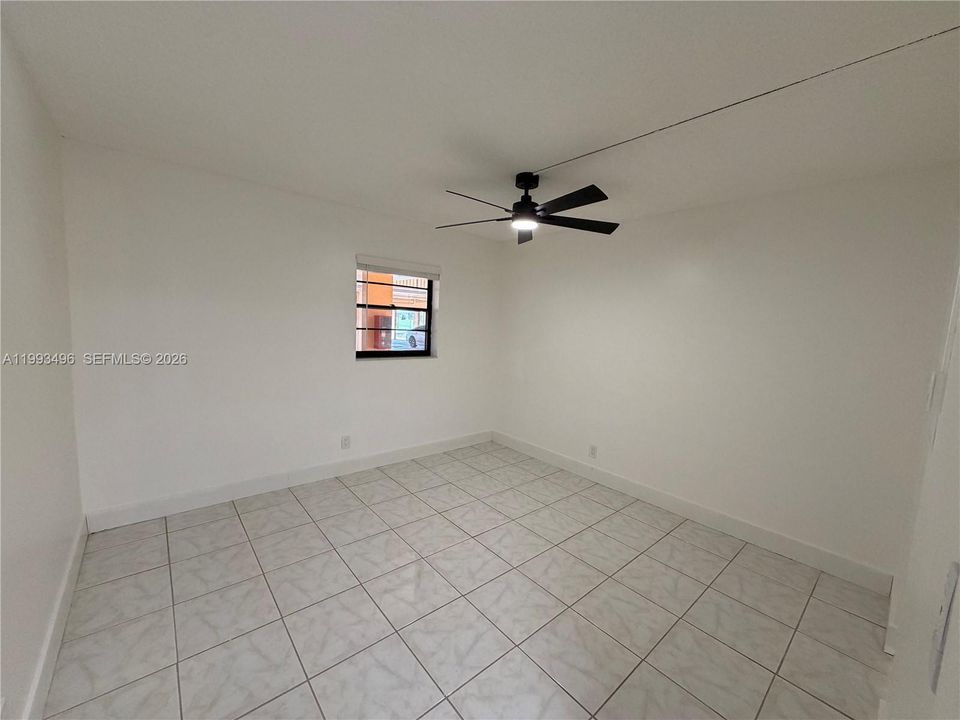 For Sale: $265,000 (2 beds, 2 baths, 1130 Square Feet)