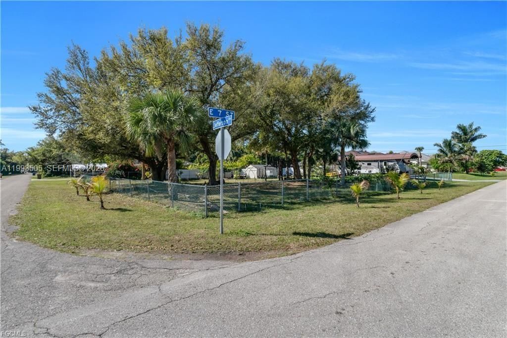 For Sale: $419,000 (3 beds, 2 baths, 1697 Square Feet)