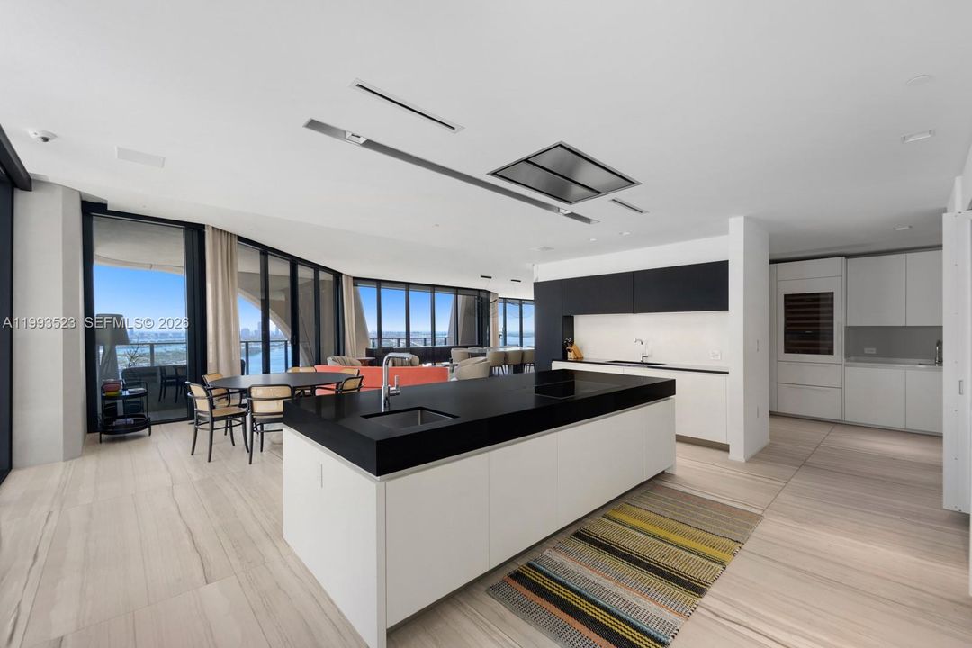 En Venta: $6,800,000 (4 camas, 5 baños, 4600 Pies cuadrados)