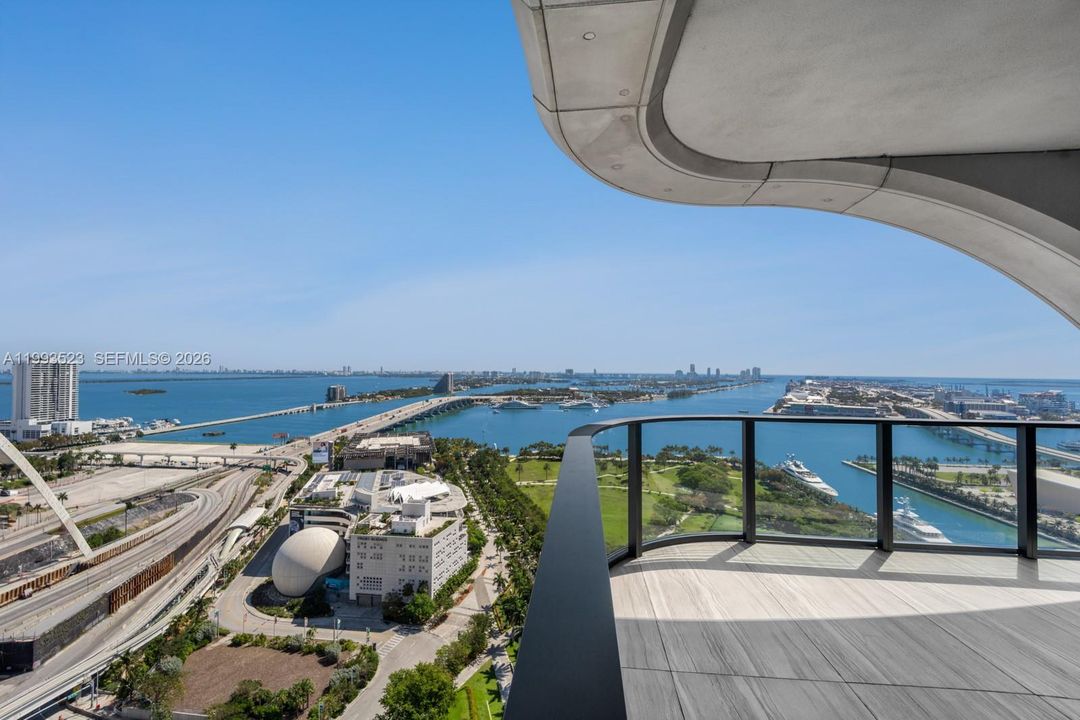 En Venta: $6,800,000 (4 camas, 5 baños, 4600 Pies cuadrados)