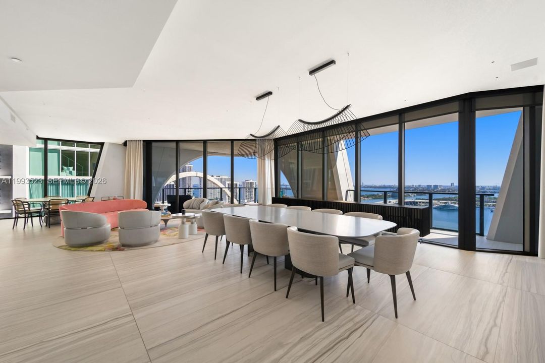 En Venta: $6,800,000 (4 camas, 5 baños, 4600 Pies cuadrados)