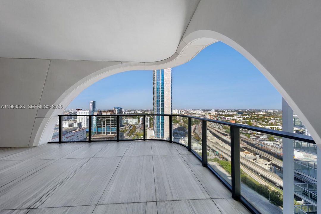 En Venta: $6,800,000 (4 camas, 5 baños, 4600 Pies cuadrados)