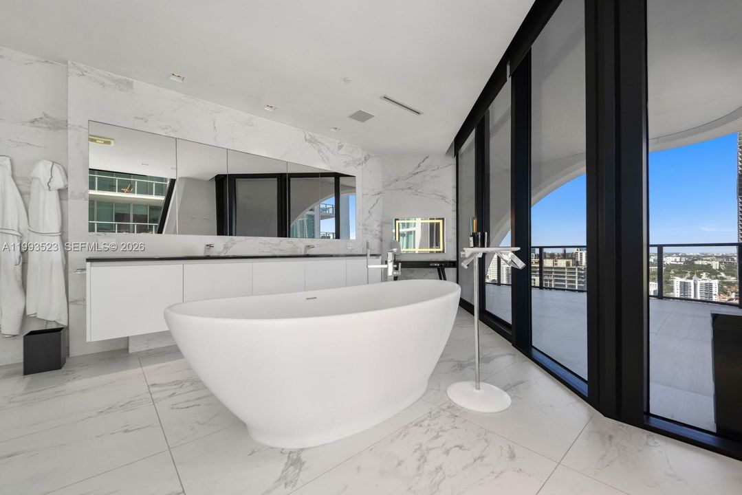 En Venta: $6,800,000 (4 camas, 5 baños, 4600 Pies cuadrados)