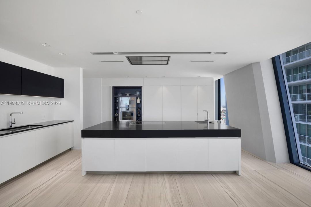 En Venta: $6,800,000 (4 camas, 5 baños, 4600 Pies cuadrados)