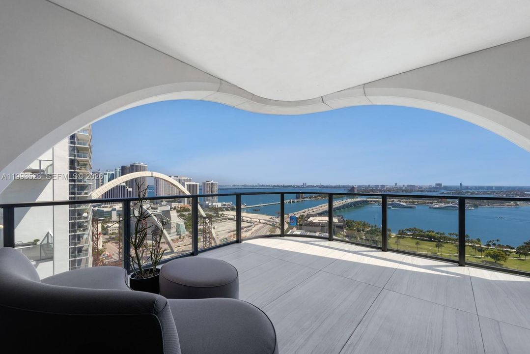 En Venta: $6,800,000 (4 camas, 5 baños, 4600 Pies cuadrados)