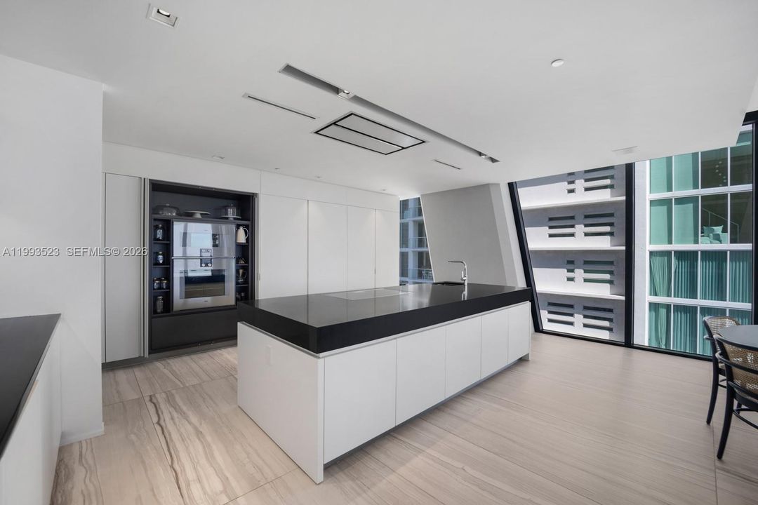 En Venta: $6,800,000 (4 camas, 5 baños, 4600 Pies cuadrados)