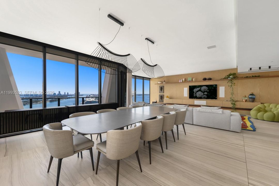 En Venta: $6,800,000 (4 camas, 5 baños, 4600 Pies cuadrados)