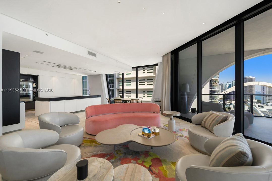 En Venta: $6,800,000 (4 camas, 5 baños, 4600 Pies cuadrados)