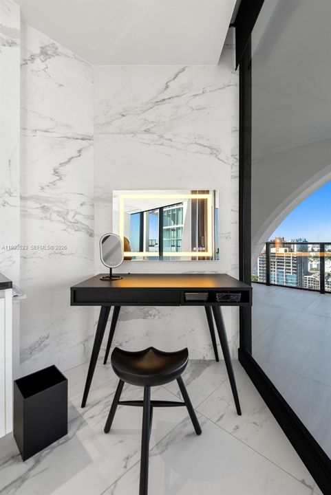 En Venta: $6,800,000 (4 camas, 5 baños, 4600 Pies cuadrados)