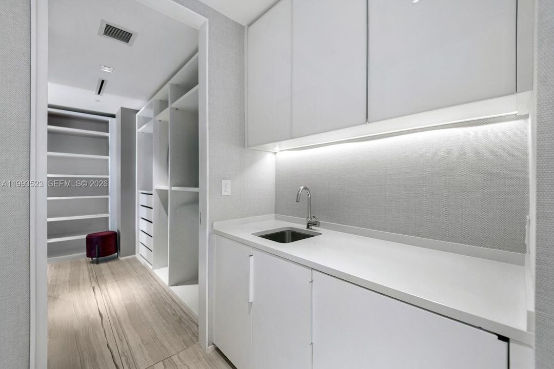 En Venta: $6,800,000 (4 camas, 5 baños, 4600 Pies cuadrados)