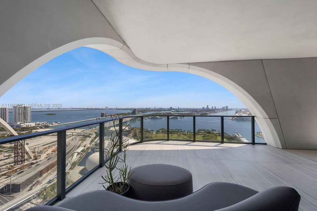 En Venta: $6,800,000 (4 camas, 5 baños, 4600 Pies cuadrados)