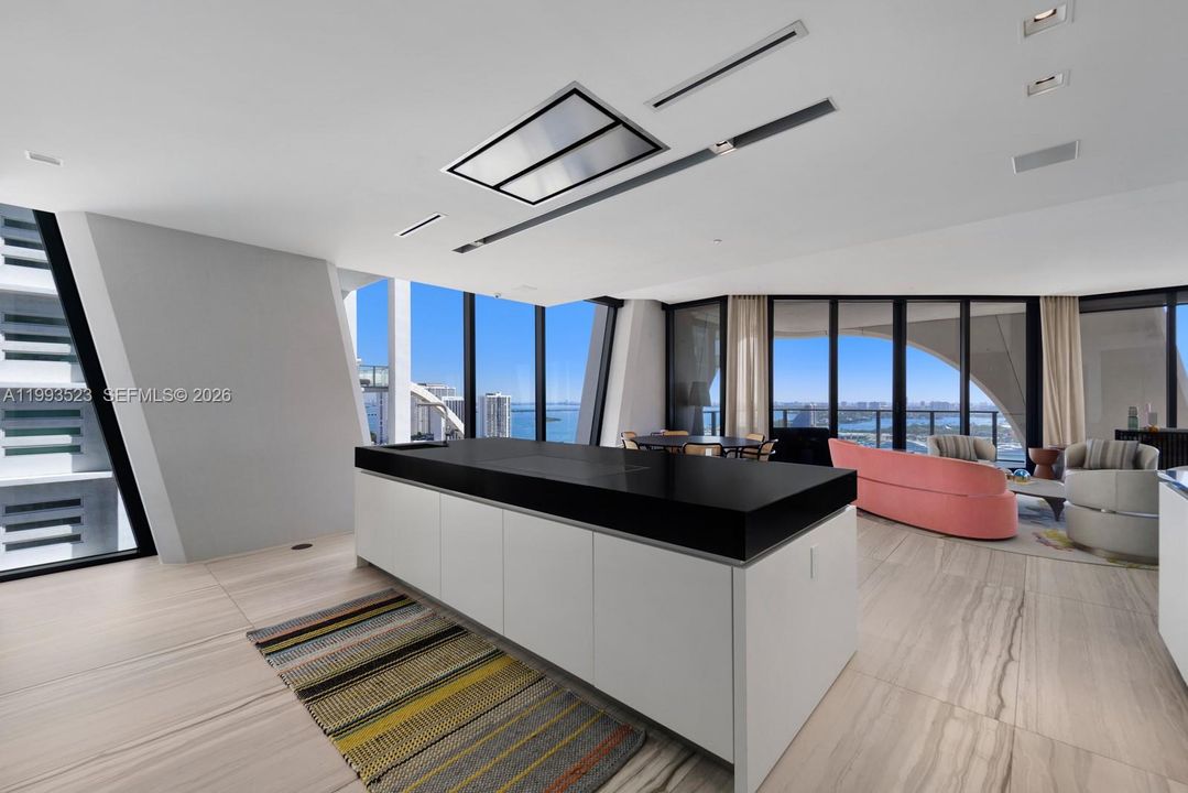 En Venta: $6,800,000 (4 camas, 5 baños, 4600 Pies cuadrados)