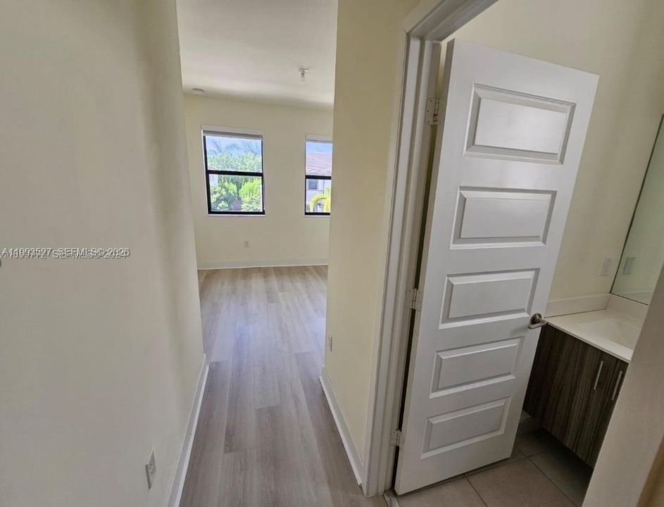 For Sale: $630,000 (4 beds, 3 baths, 1908 Square Feet)