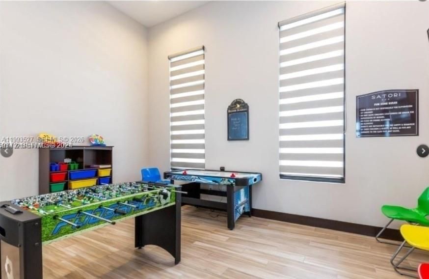 For Sale: $630,000 (4 beds, 3 baths, 1908 Square Feet)