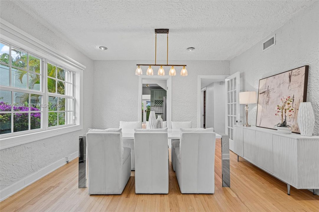 For Sale: $1,679,000 (3 beds, 2 baths, 2009 Square Feet)