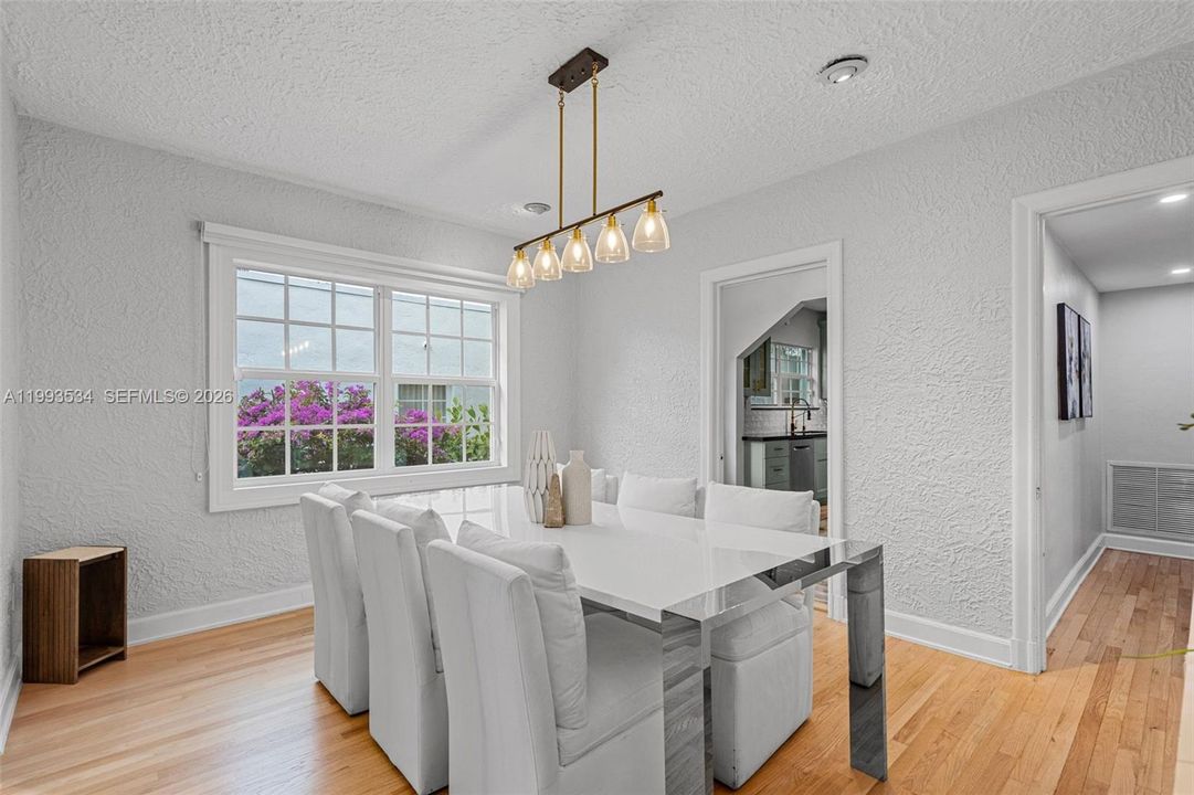 For Sale: $1,679,000 (3 beds, 2 baths, 2009 Square Feet)