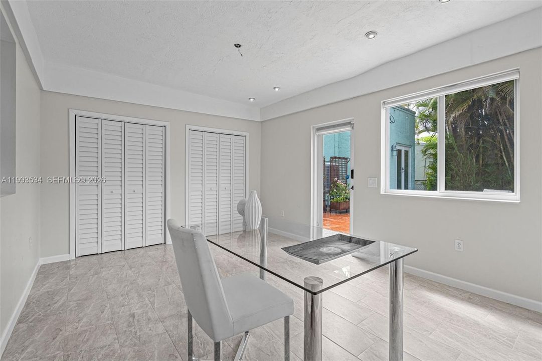 For Sale: $1,679,000 (3 beds, 2 baths, 2009 Square Feet)