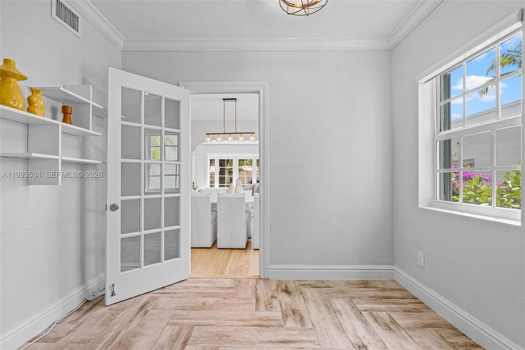 For Sale: $1,679,000 (3 beds, 2 baths, 2009 Square Feet)