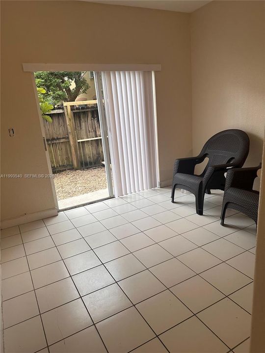 Recently Rented: $1,500 (2 beds, 2 baths, 914 Square Feet)