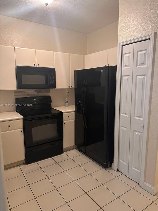 Recently Rented: $1,500 (2 beds, 2 baths, 914 Square Feet)