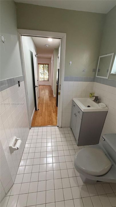 В аренду: $1,850 (1 спален, 1 ванн, 1765 Квадратных фут)