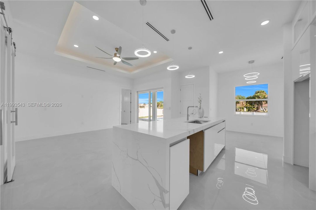 Vendido Recientemente: $459,900 (3 camas, 2 baños, 0 Pies cuadrados)