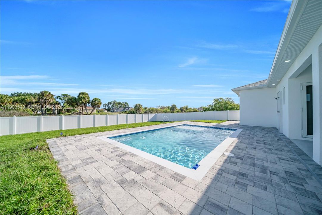 Vendido Recientemente: $459,900 (3 camas, 2 baños, 0 Pies cuadrados)