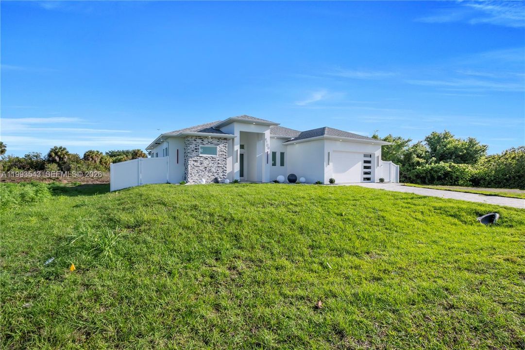 Vendido Recientemente: $459,900 (3 camas, 2 baños, 0 Pies cuadrados)