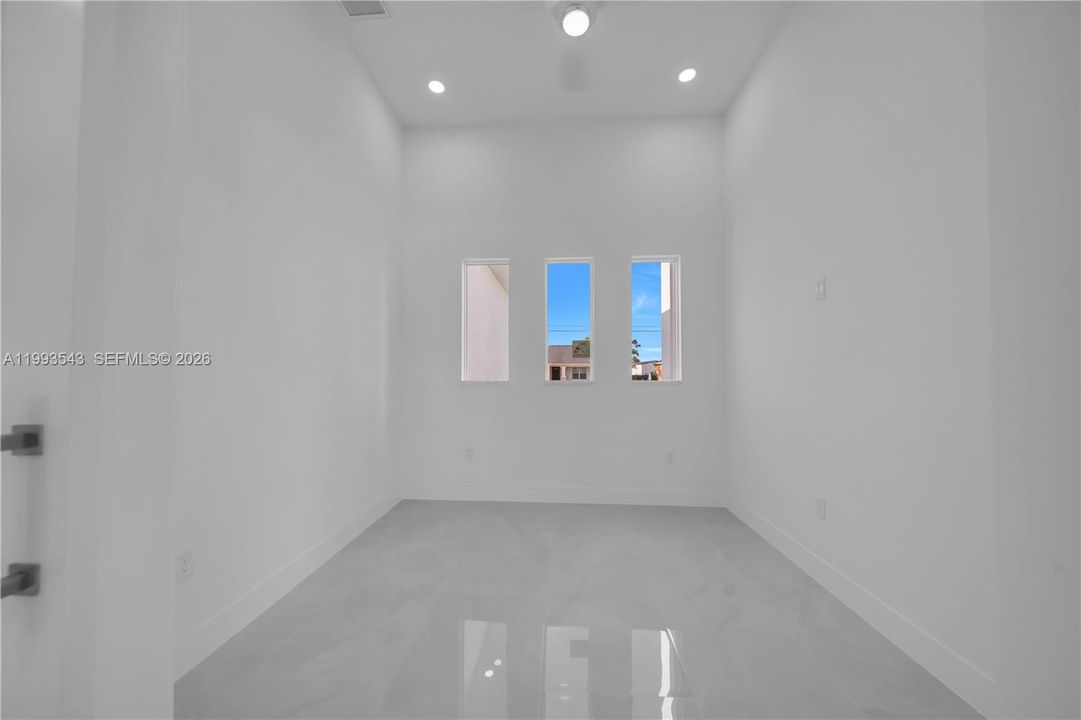 Vendido Recientemente: $459,900 (3 camas, 2 baños, 0 Pies cuadrados)