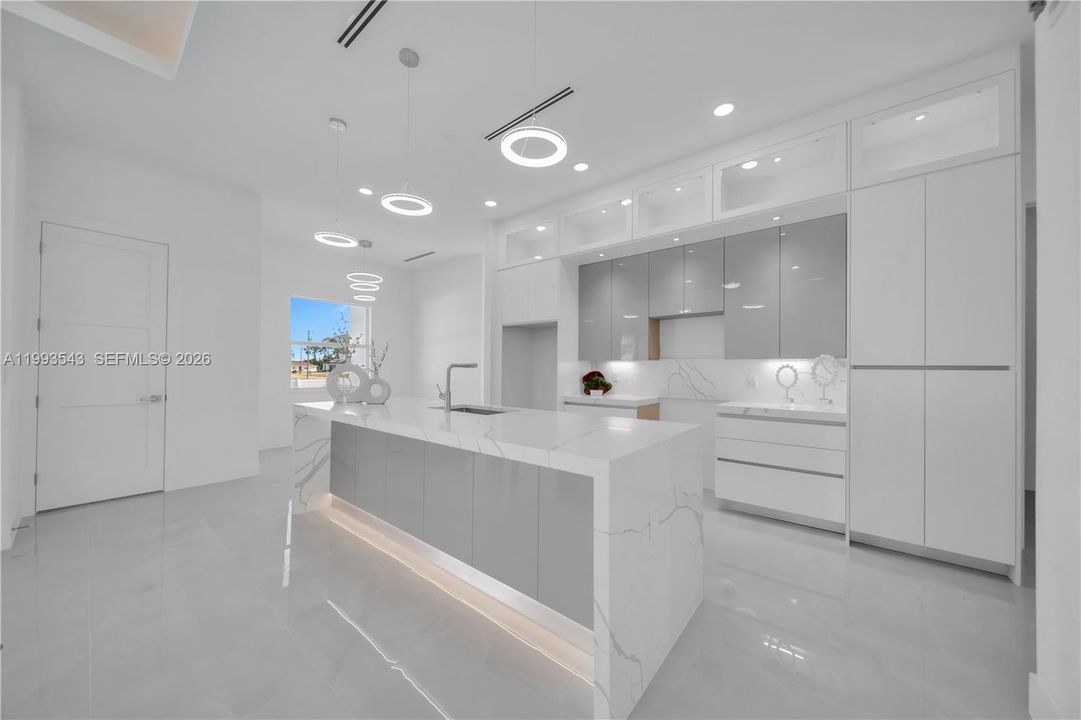 Vendido Recientemente: $459,900 (3 camas, 2 baños, 0 Pies cuadrados)