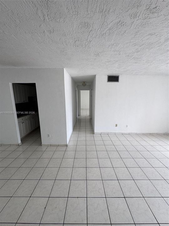 Activo con contrato: $1,800 (2 camas, 2 baños, 852 Pies cuadrados)