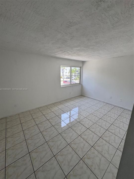 Activo con contrato: $1,800 (2 camas, 2 baños, 852 Pies cuadrados)