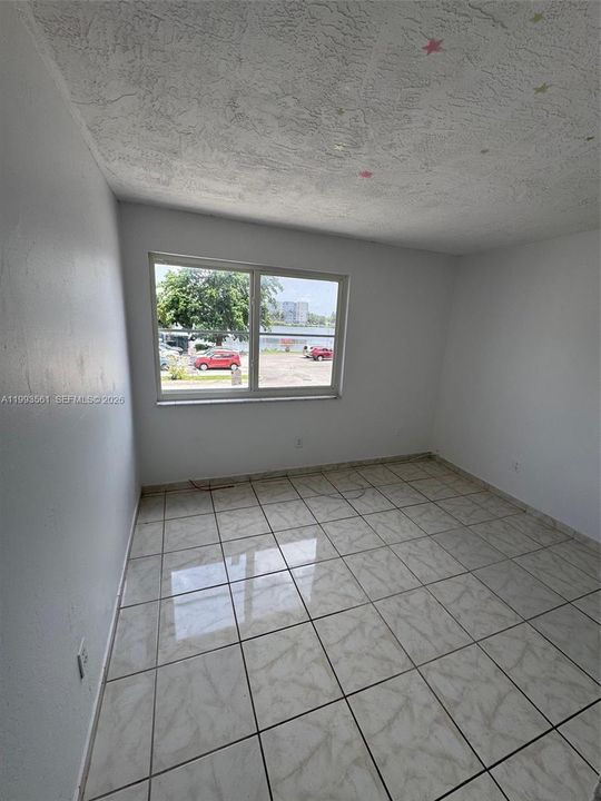Activo con contrato: $1,800 (2 camas, 2 baños, 852 Pies cuadrados)