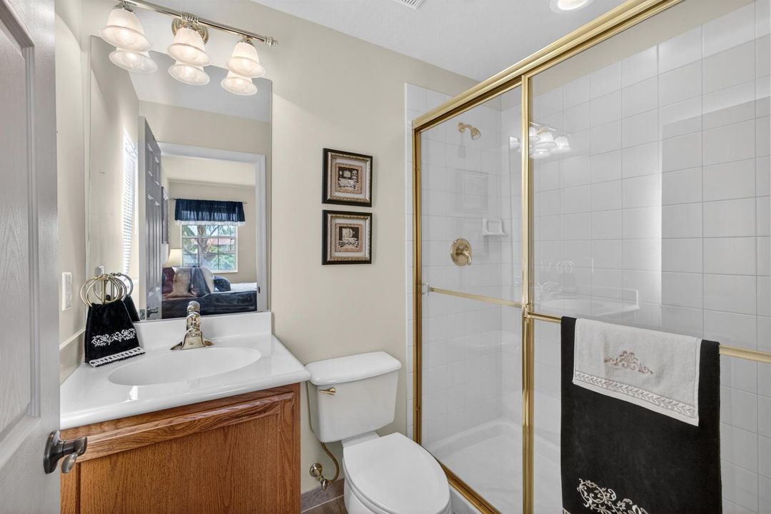 Ensuite Bath 3