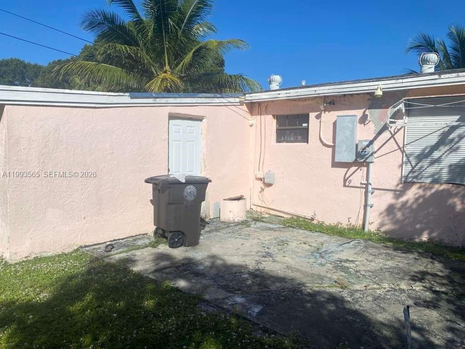 For Sale: $499,000 (3 beds, 1 baths, 1010 Square Feet)