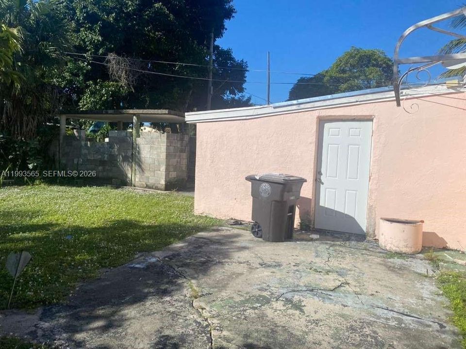 For Sale: $499,000 (3 beds, 1 baths, 1010 Square Feet)