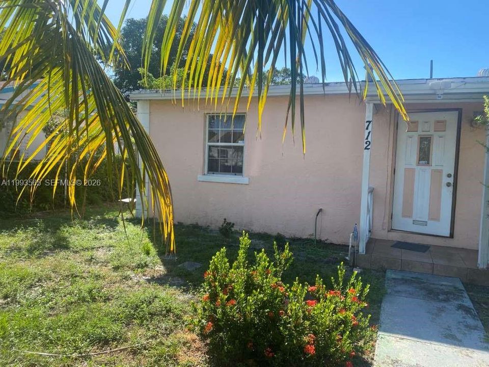 For Sale: $499,000 (3 beds, 1 baths, 1010 Square Feet)