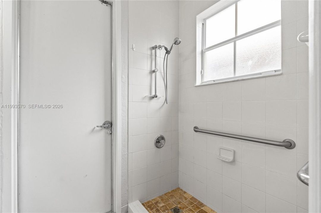 Active With Contract: $965,000 (4 beds, 4 baths, 2878 Square Feet)