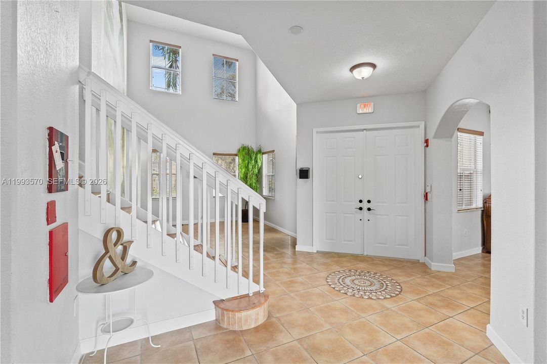 Active With Contract: $965,000 (4 beds, 4 baths, 2878 Square Feet)