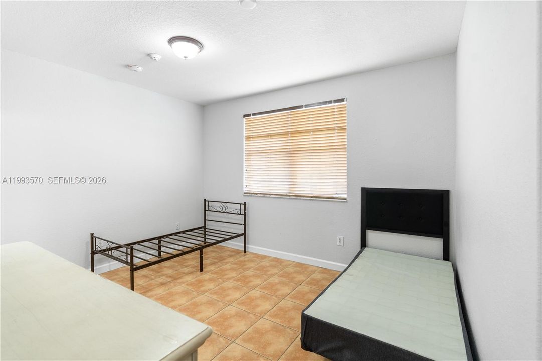Active With Contract: $965,000 (4 beds, 4 baths, 2878 Square Feet)