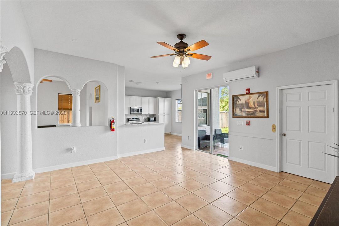 Active With Contract: $965,000 (4 beds, 4 baths, 2878 Square Feet)